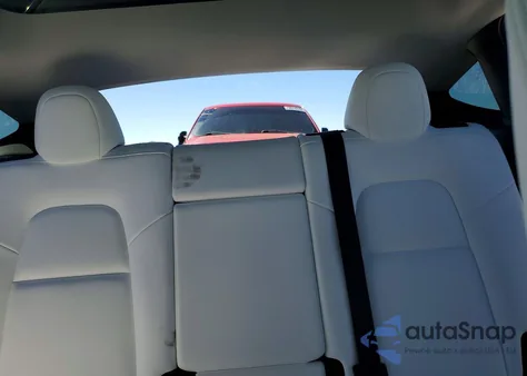 2022 Tesla Model Y из США, поврежденный, VIN 7SAYGDEE8NF360929